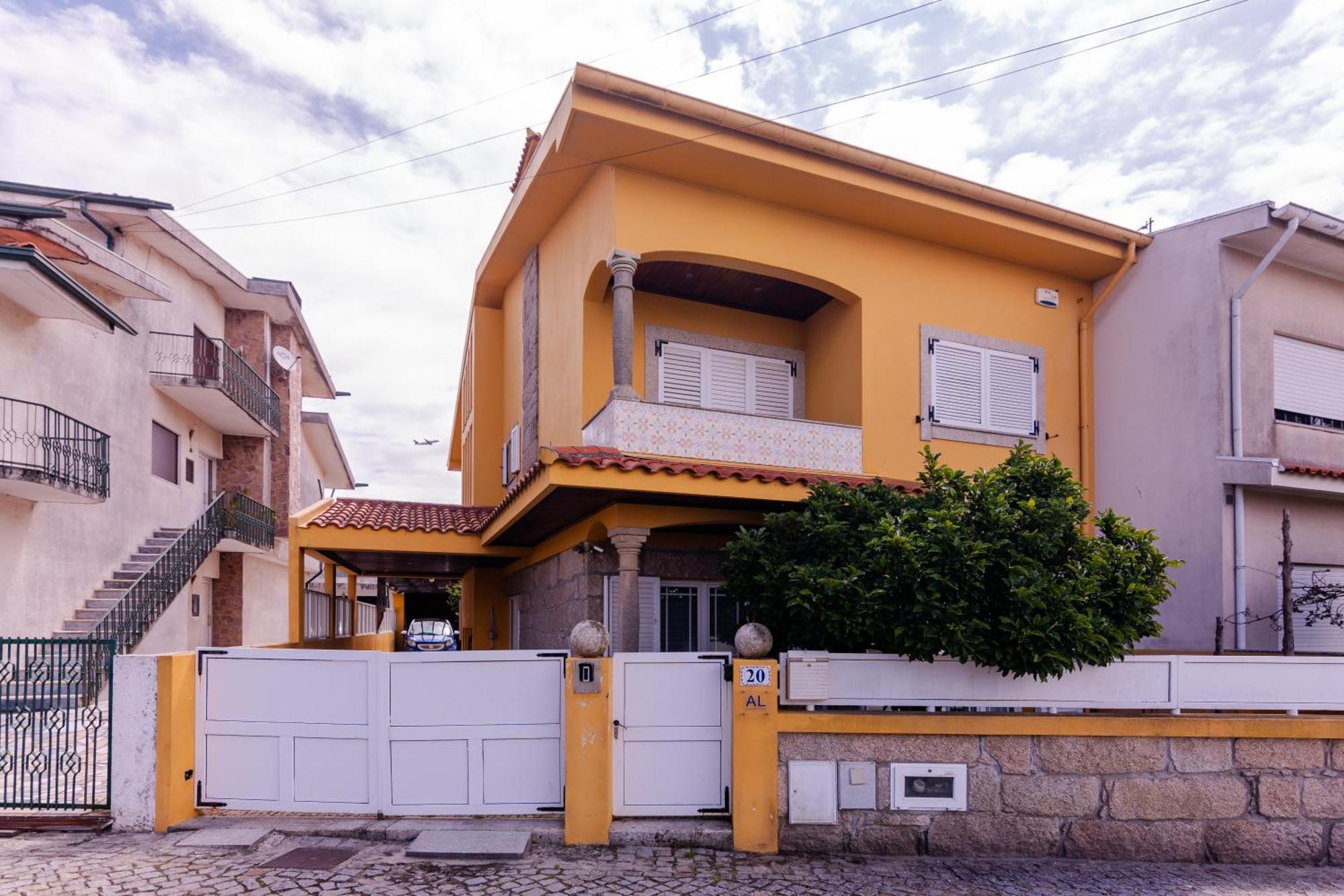 Perafita Yellow House - Ecohost מראה חיצוני תמונה